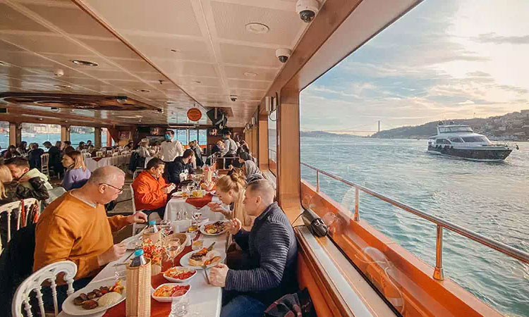 Croisière Dîner Spectacle sur le Bosphore Istanbul