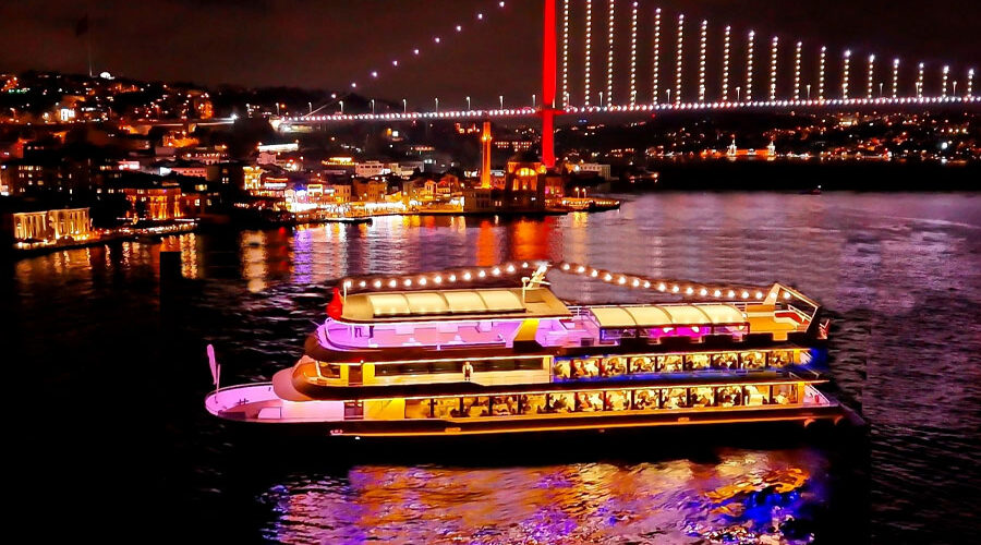 Croisière Dîner Spectacle sur le Bosphore à Istanbul